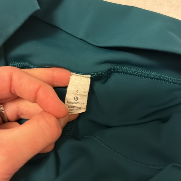 • Lululemon Wunder Under Leggings • - Picture 7 of 7